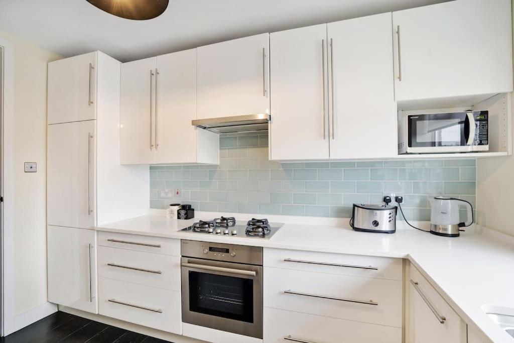 The Camden Suite Bright & Beautiful 2-Bed City Retreat ลอนดอน ภายนอก รูปภาพ