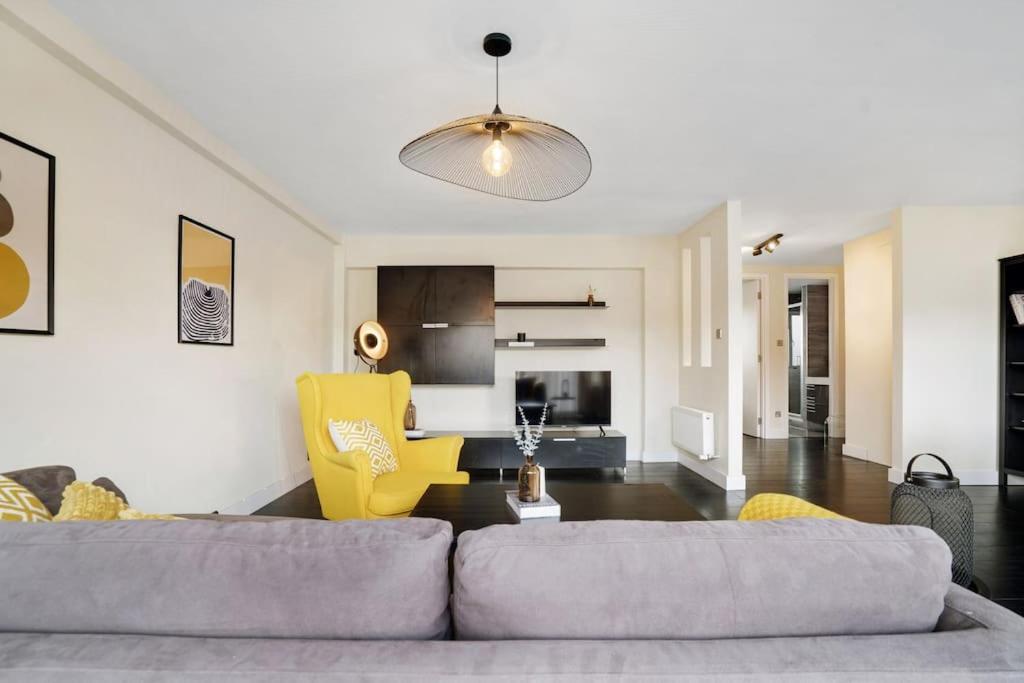 The Camden Suite Bright & Beautiful 2-Bed City Retreat ลอนดอน ภายนอก รูปภาพ