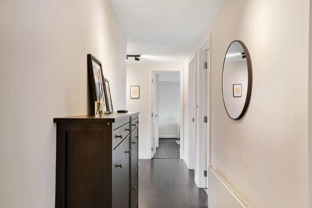 The Camden Suite Bright & Beautiful 2-Bed City Retreat ลอนดอน ภายนอก รูปภาพ