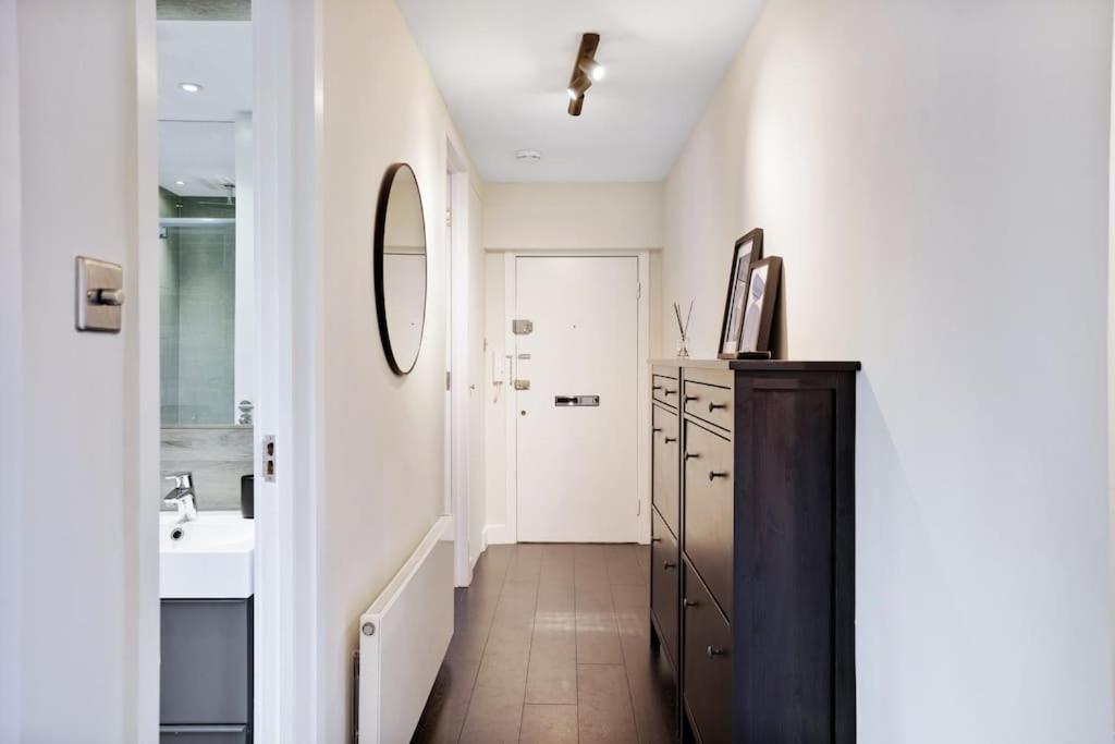The Camden Suite Bright & Beautiful 2-Bed City Retreat ลอนดอน ภายนอก รูปภาพ