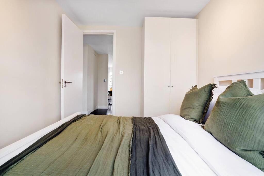 The Camden Suite Bright & Beautiful 2-Bed City Retreat ลอนดอน ภายนอก รูปภาพ