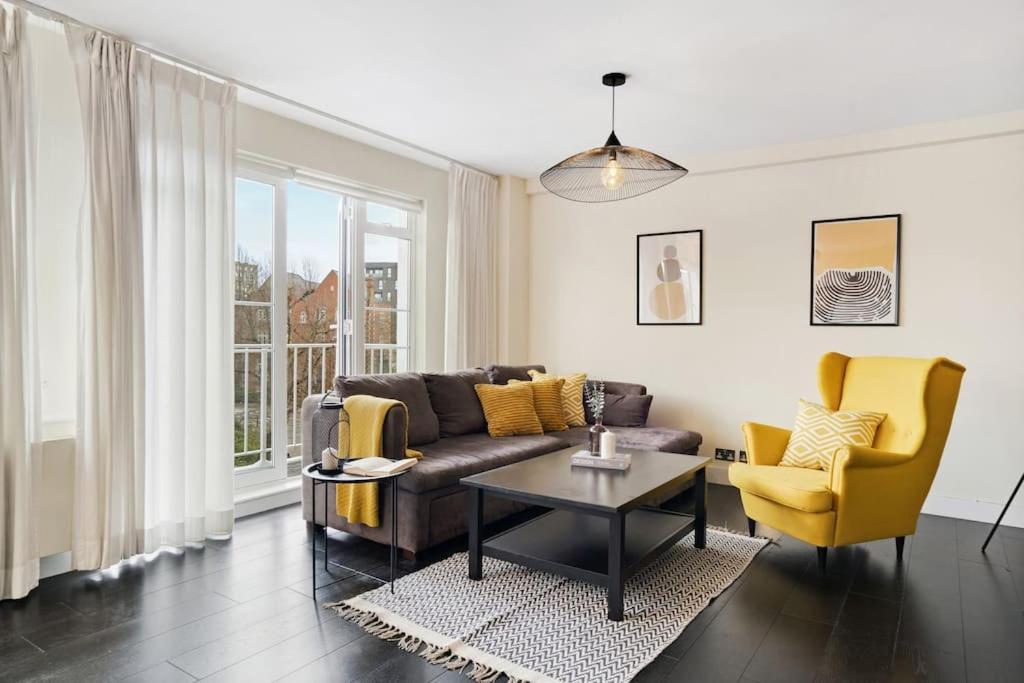 The Camden Suite Bright & Beautiful 2-Bed City Retreat ลอนดอน ภายนอก รูปภาพ