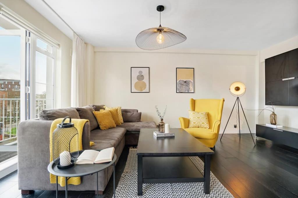 The Camden Suite Bright & Beautiful 2-Bed City Retreat ลอนดอน ภายนอก รูปภาพ